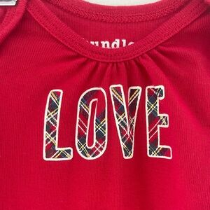 10/$35💥Like New LOVE Plaid Tartan Graphic Tee Onesie Bodysuit, Long Sleeve, Red